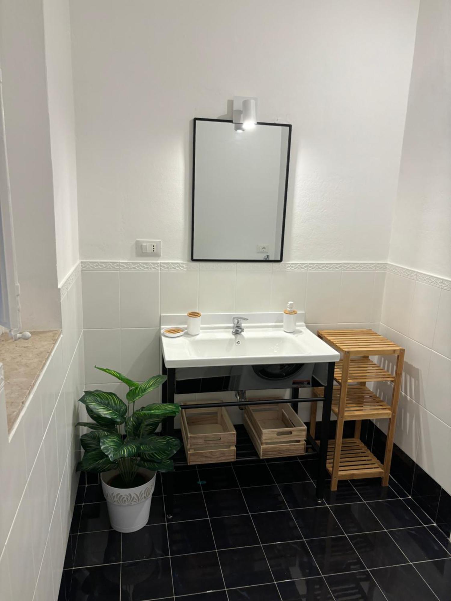 Da Nanae Apartment Trapani Bagian luar foto