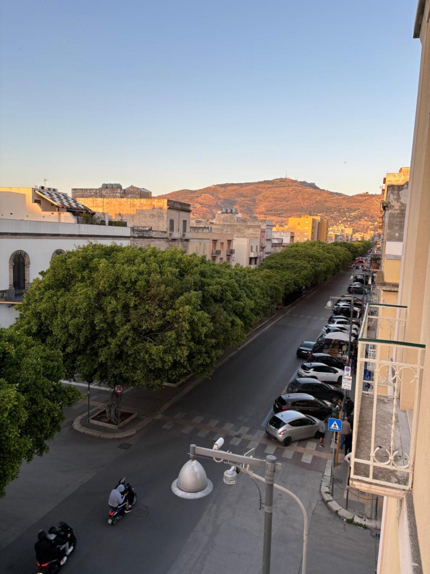 Da Nanae Apartment Trapani Bagian luar foto